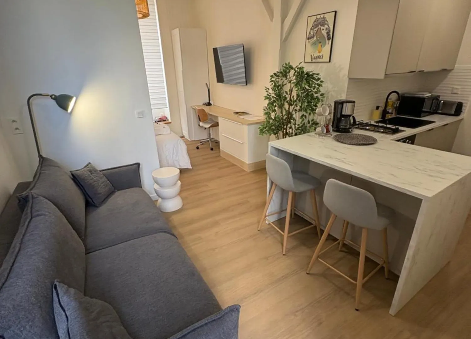 Vannes Centre, Entree Privative